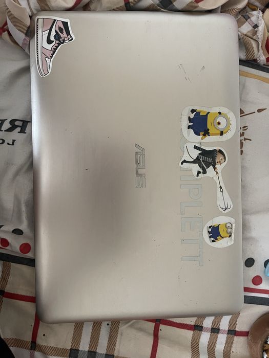 Vand laptop asus i5 gen 7 nvidia geforce 940mx