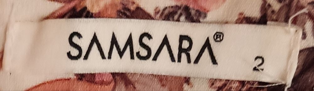 Женские вещи:Костюм,платье,футболки