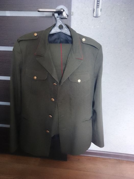 Продам кадетский костюм.