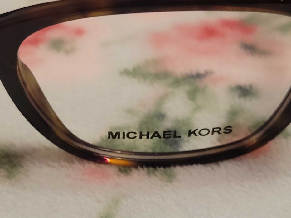 Michael Kors чисто нови рамки за очила