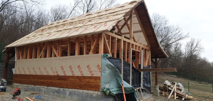 Vând cabane de lemn
