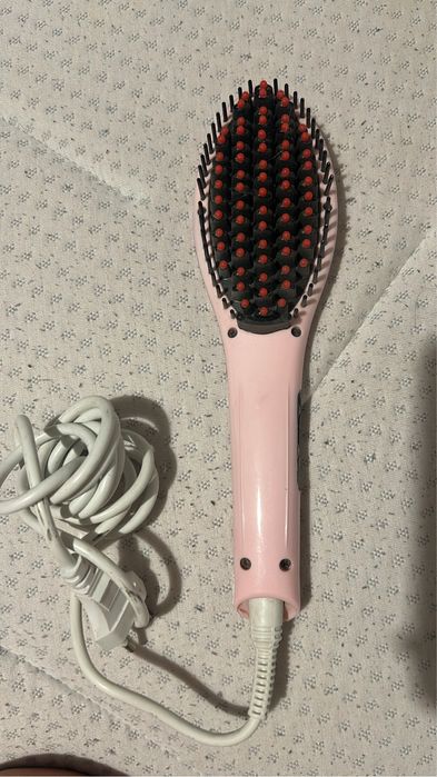 Четка за изправяне на коса