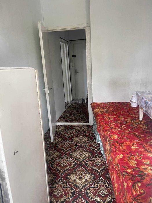 Chilonzor Metroga yaqin kvartira bor  4 kishi kerak