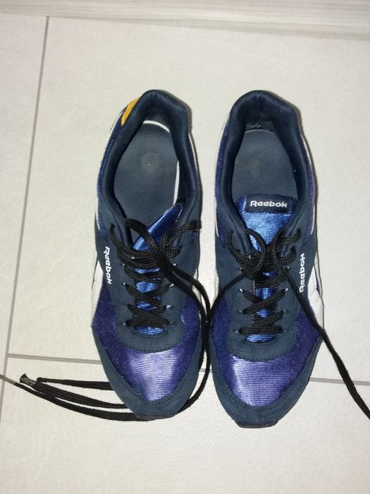 Продавам детски маратонки Reebok