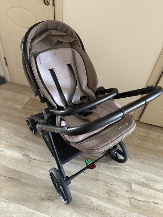 Коляска прогулочная