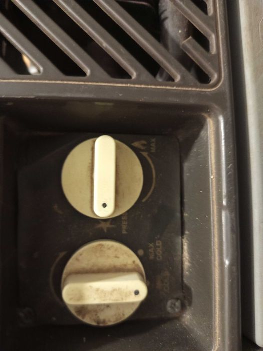 Хладилник газ, 220v 12 v.