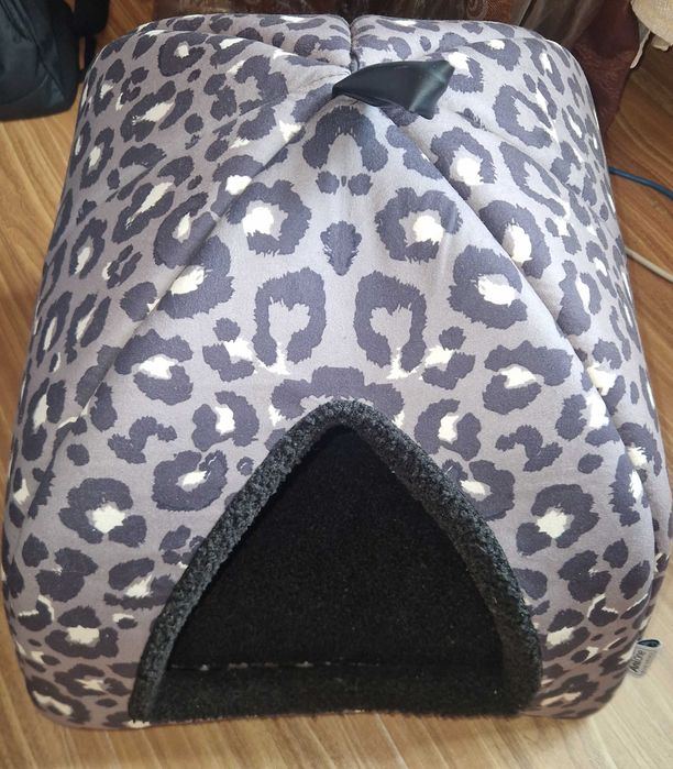 Culcus - Casuta - pentru pisici sau caini de talie mica - Fressnapf AniOne Leo