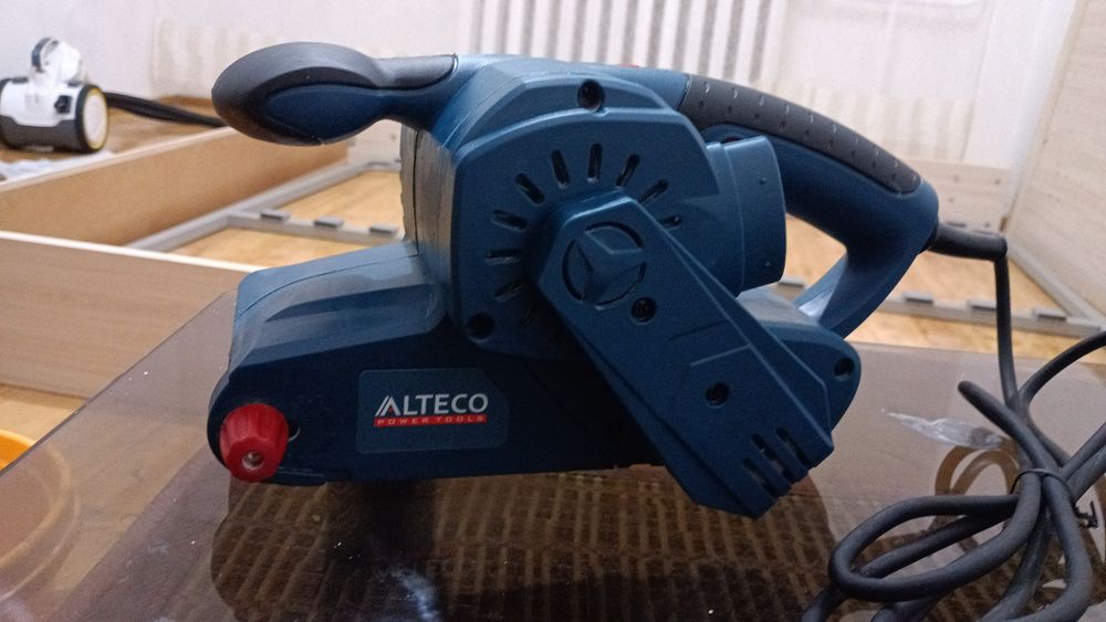 Шлифовальная машина