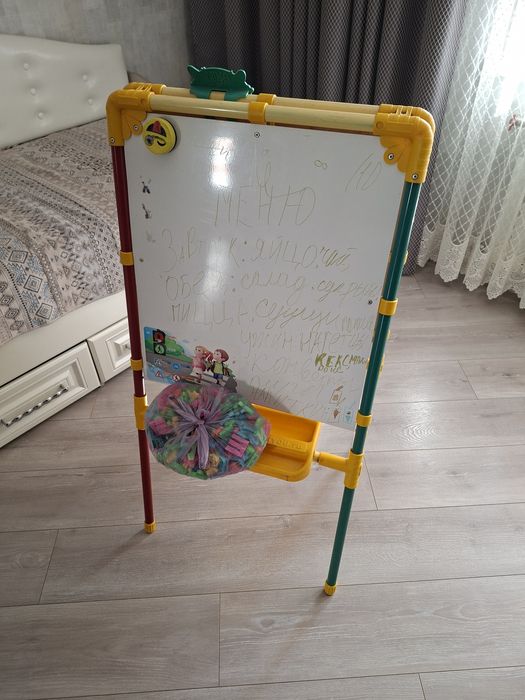 Детская доска для рисования + буквы на магнитиках