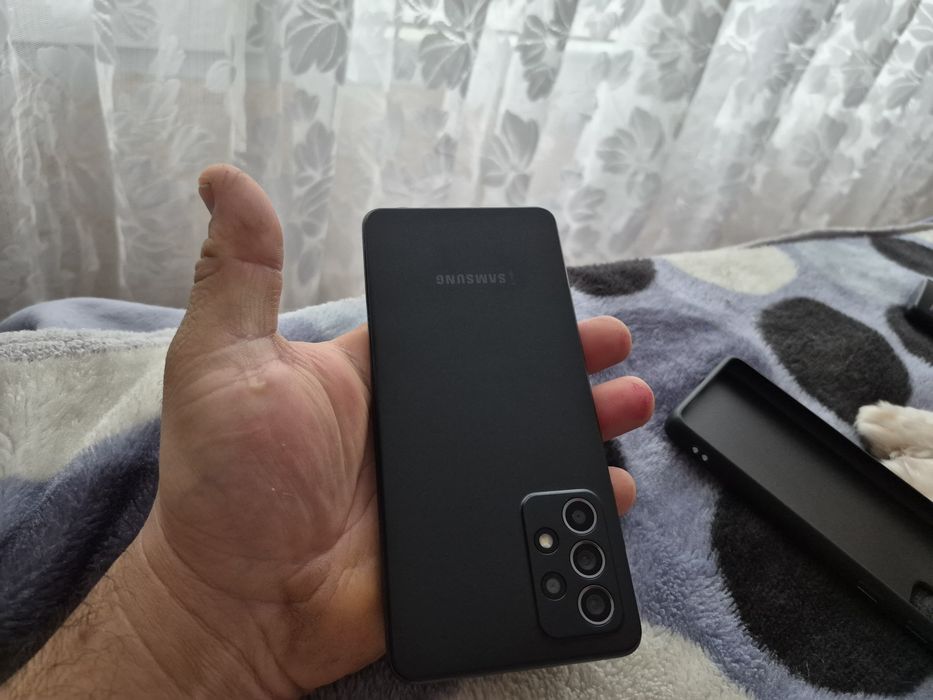 Samsung a52s 5g 6gb/128gb като нов