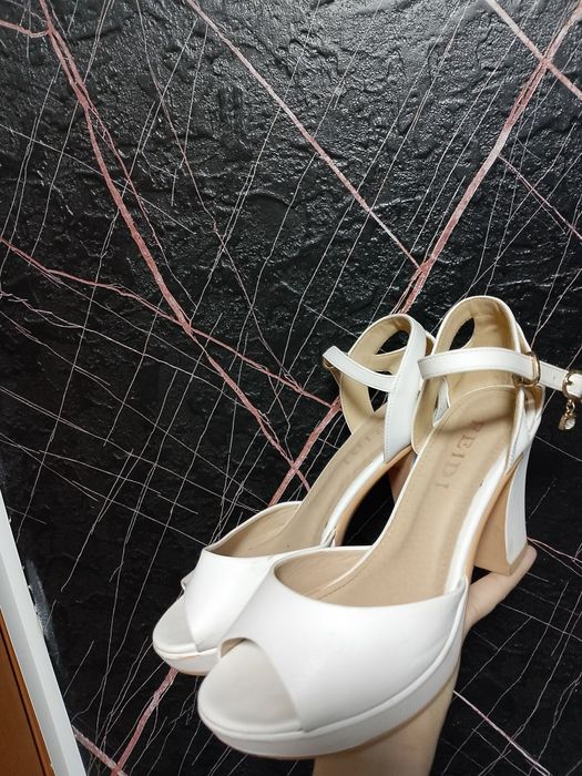 Туфли на каблуке