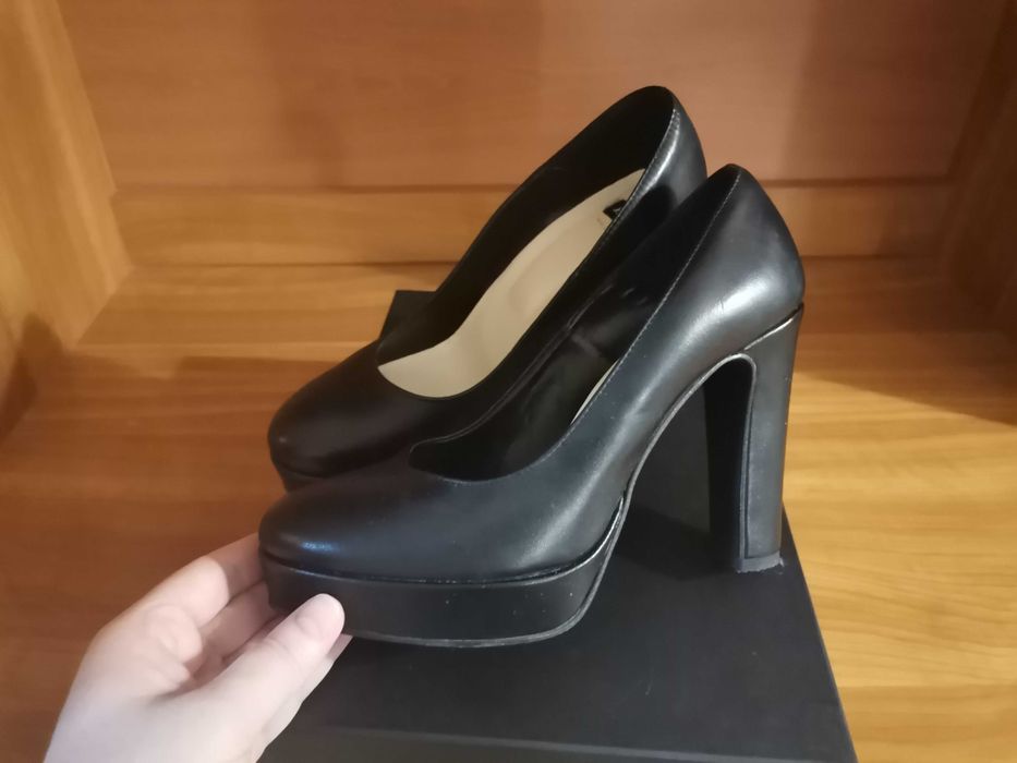Pantofi de piele Bata