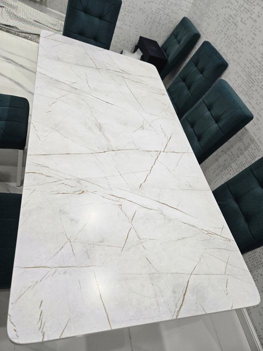 Кухонный стол со стульями