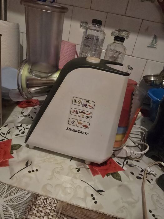 Răzătoare electrica pentru legume 5 în 1