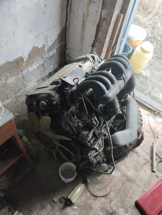 продам запчасть. мерс124