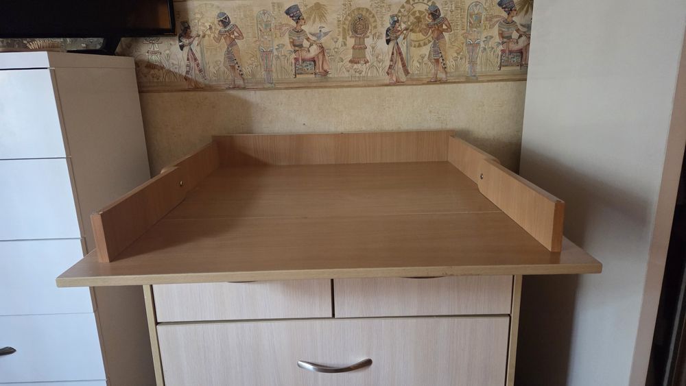 Пеленальный столик