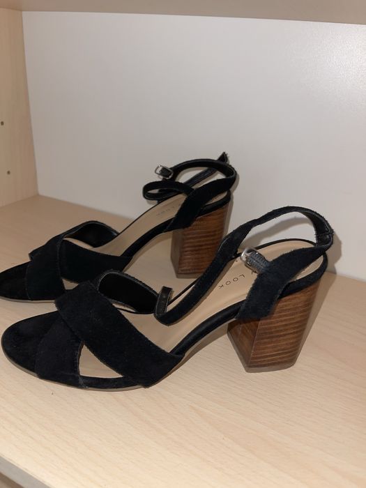 Sandale elegante toc patrat