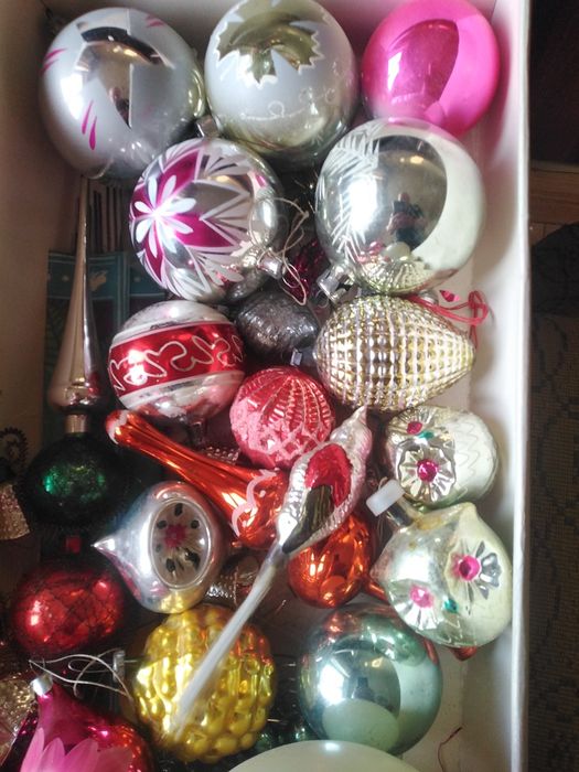 Игрушки новогодние разных гг.