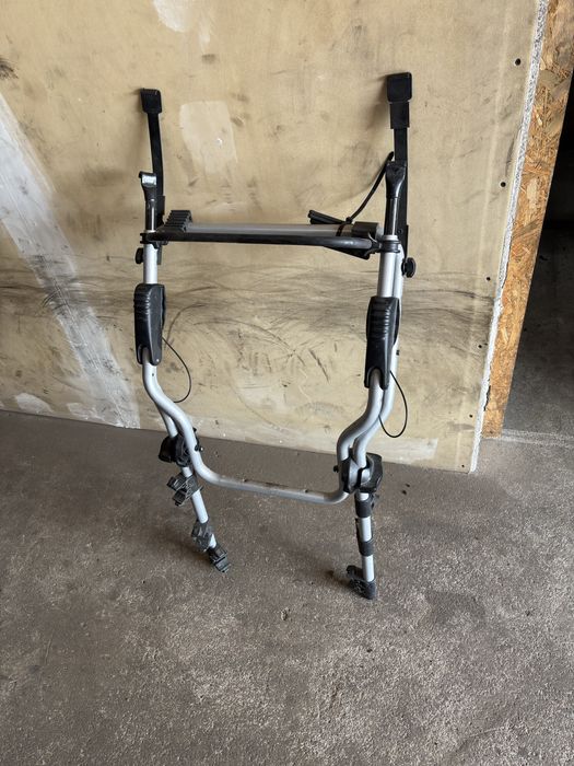 Vând suport de bicicletă Thule Clip on 9103 cu prindere pe haion.