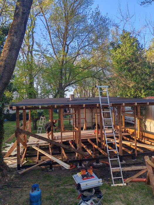 Изработка на дървени къщи бунгала, навеси.