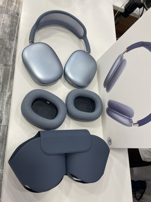 AirPods Max :with smart case: