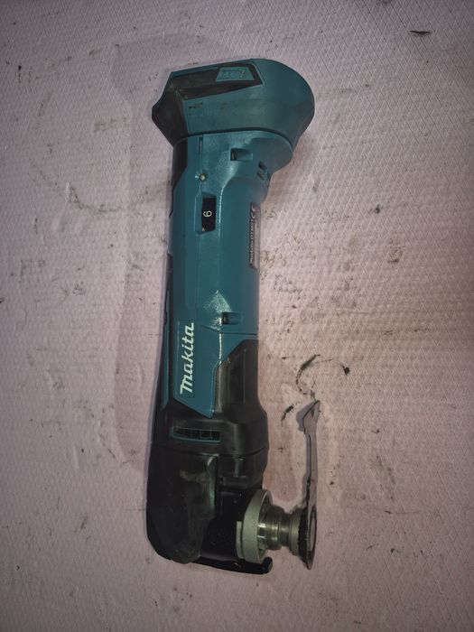 Multimaster multicuter Makita DTM 51 18V