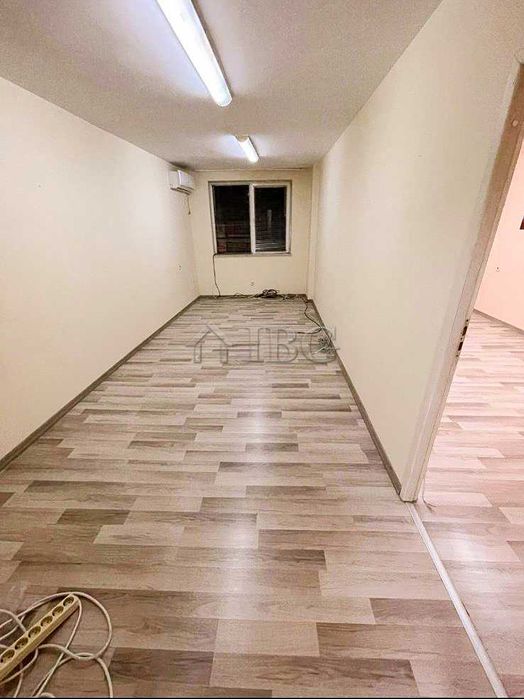 Продава се Офис в Русе, Център - 55 кв.м за 1019 €/кв.м - Снимка #1
