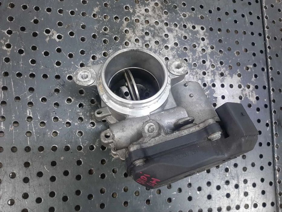 clapeta acceleratie  1.6 tdi  vw golf 7  audi a3 8v skoda octavia 3 seat leon altea 04l128059m 04l128063n