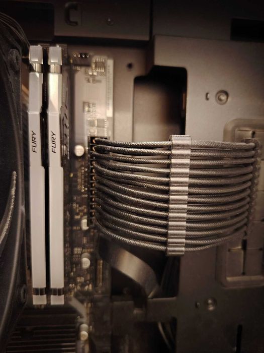 Gaming PC - RTX 5080, Ryzen 7950X3D, 64GB RAM CL30 6000MHZ