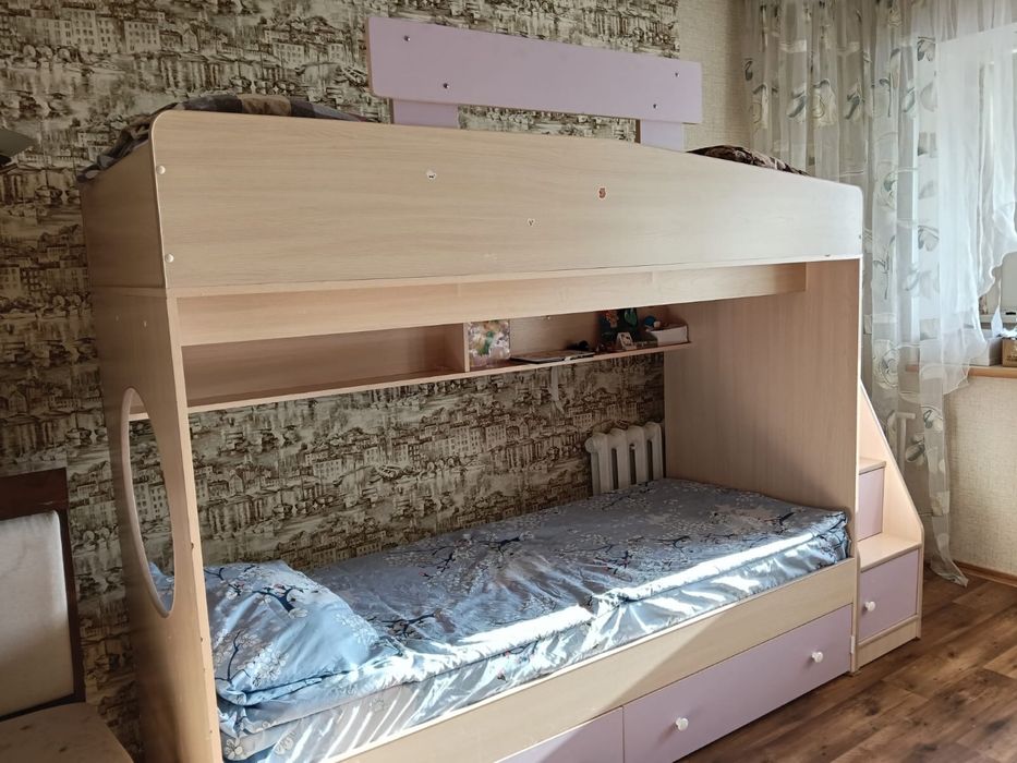 Продам двухярусную кровать