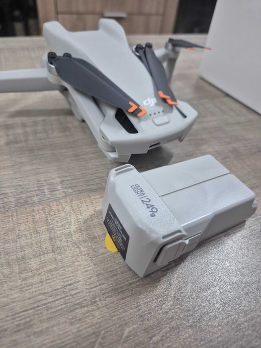 Продавам Dji Mini 3 като нов с гаранция!