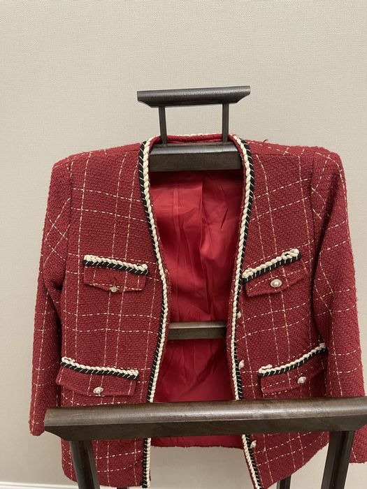 продам пиджаки (очень дешево )