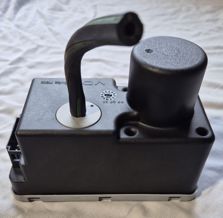 Помпичка централно голф 3 хечбек