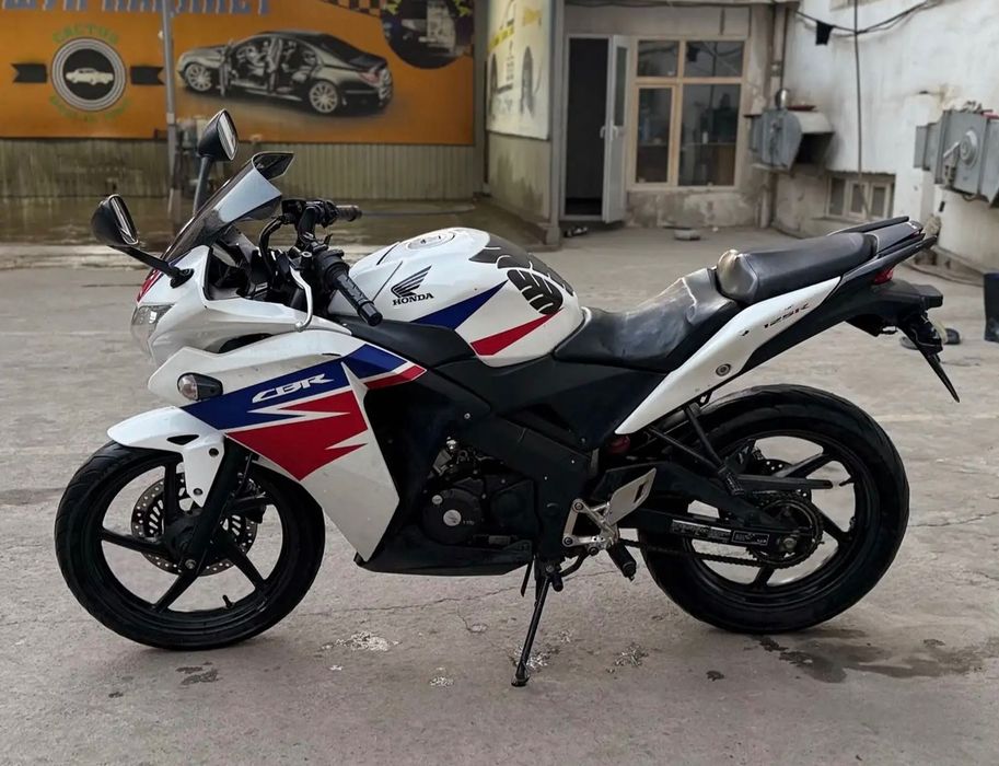 Honda CBR 125R / CBR 125 2016 на ЧАСТИ