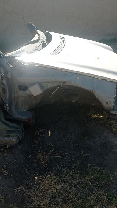 Запчасти на Мерседес 210