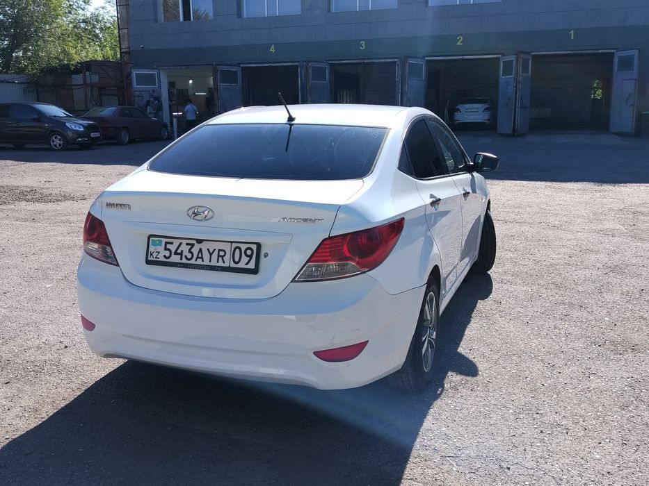 Продам хюндай акцент 2013г