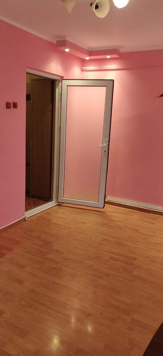 Vanzare Apartament 2 camere micro 38 etaj 4 /4