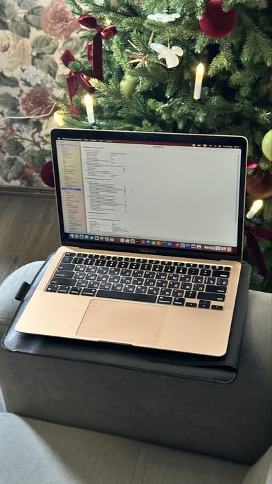 Продам MacBook Air 13 2020