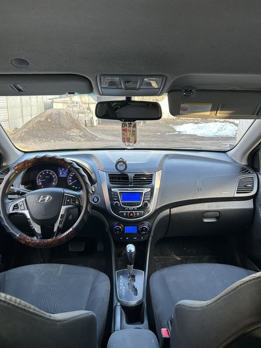 Hyundai accent 2013