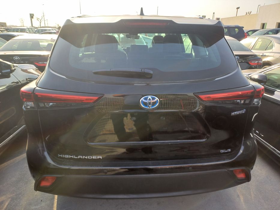 Toyota Highlander 2023 — 2