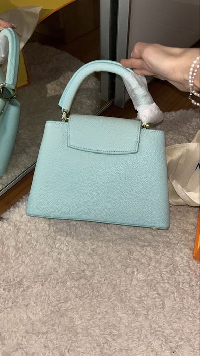 Geanta Louis Vuitton Capucines piele naturala pe stoc