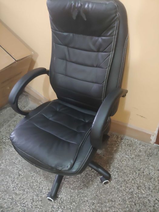 Кожен стол/офис стол