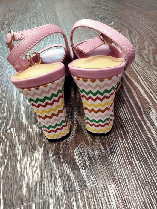 Летние босоножки