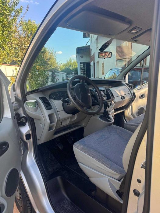 Vand RENAULT TRAFIC -- 5000 euro