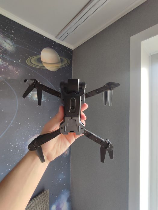 Дрон с пультом, 3 батареи