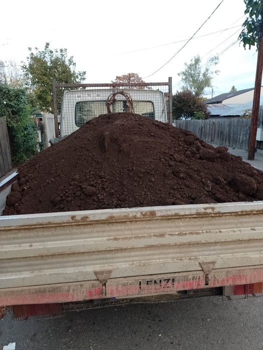 Nisip, pietriș, pamant negru
