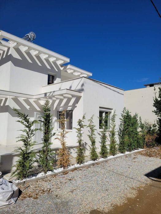 ПРОДАВА Прекрасен имот, самостоятелна къща в Паралия Офринио, Кавала