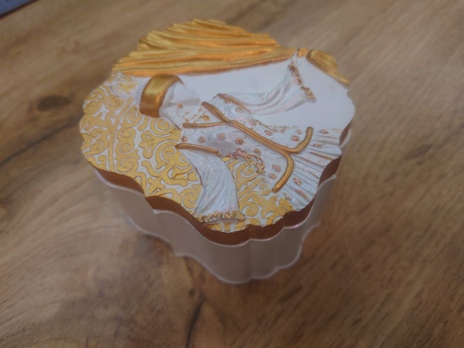 Шкатулка для хранение украшений