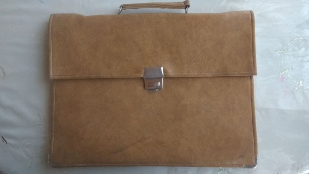 Продаются мужские портфели из натуральной кожи
