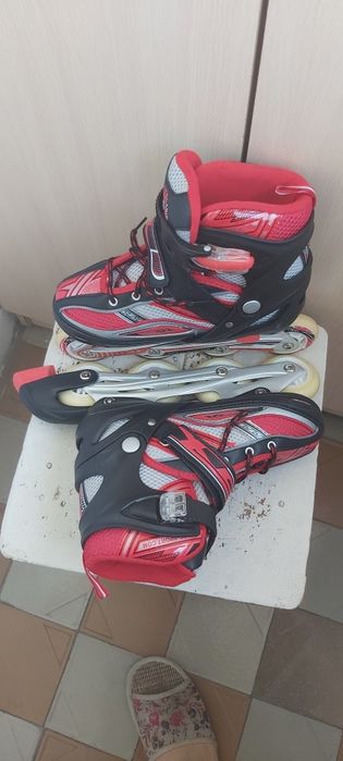 Продам роликовые коньки